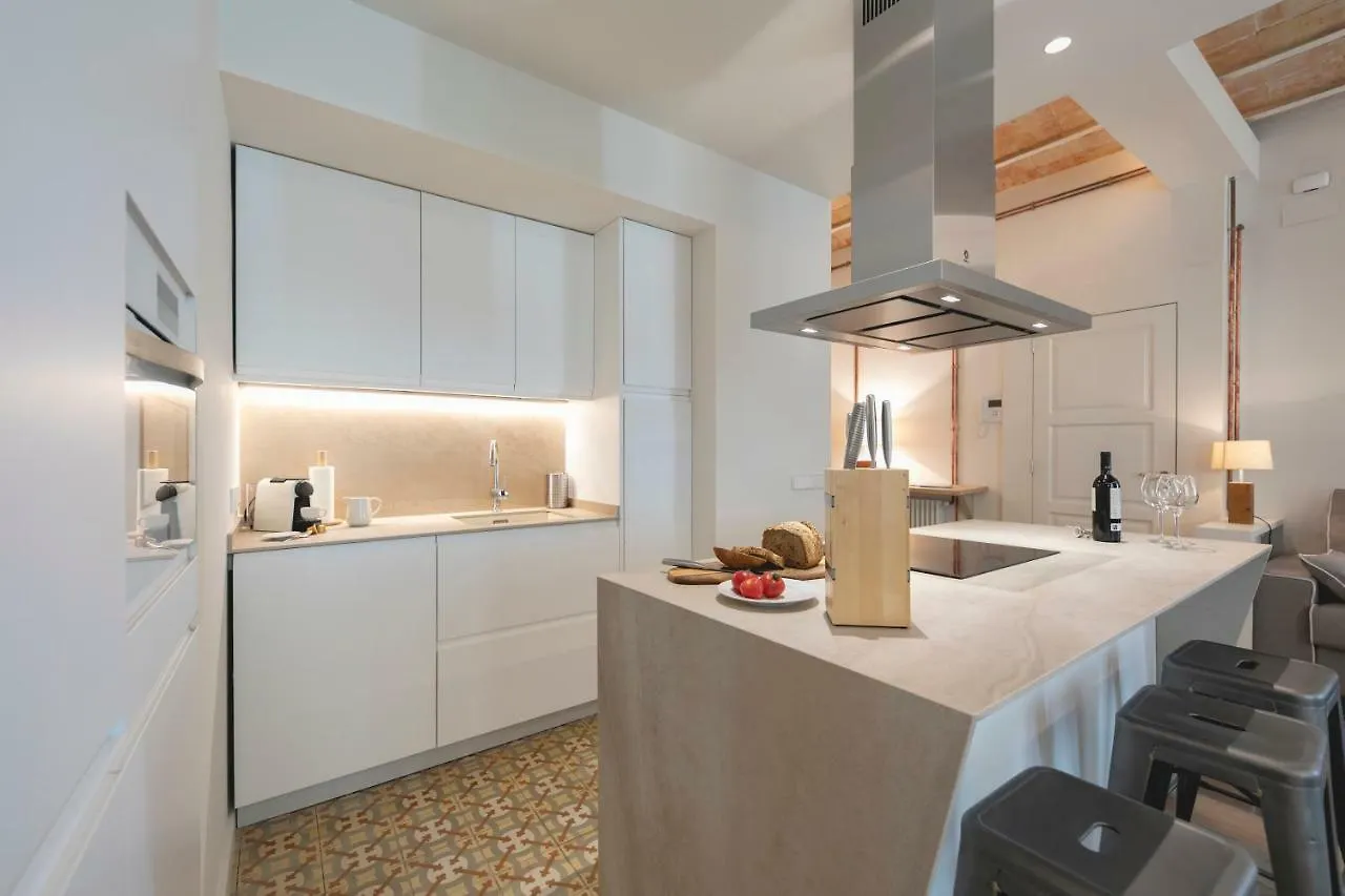 Bravissimo Mercaders, Beautiful 3 Bedroom Apartment Girona Spain