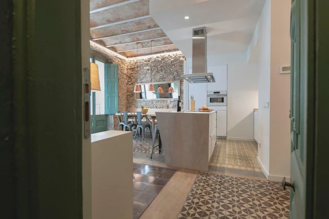 Bravissimo Mercaders, Beautiful 3 Bedroom Apartment Girona 0*,