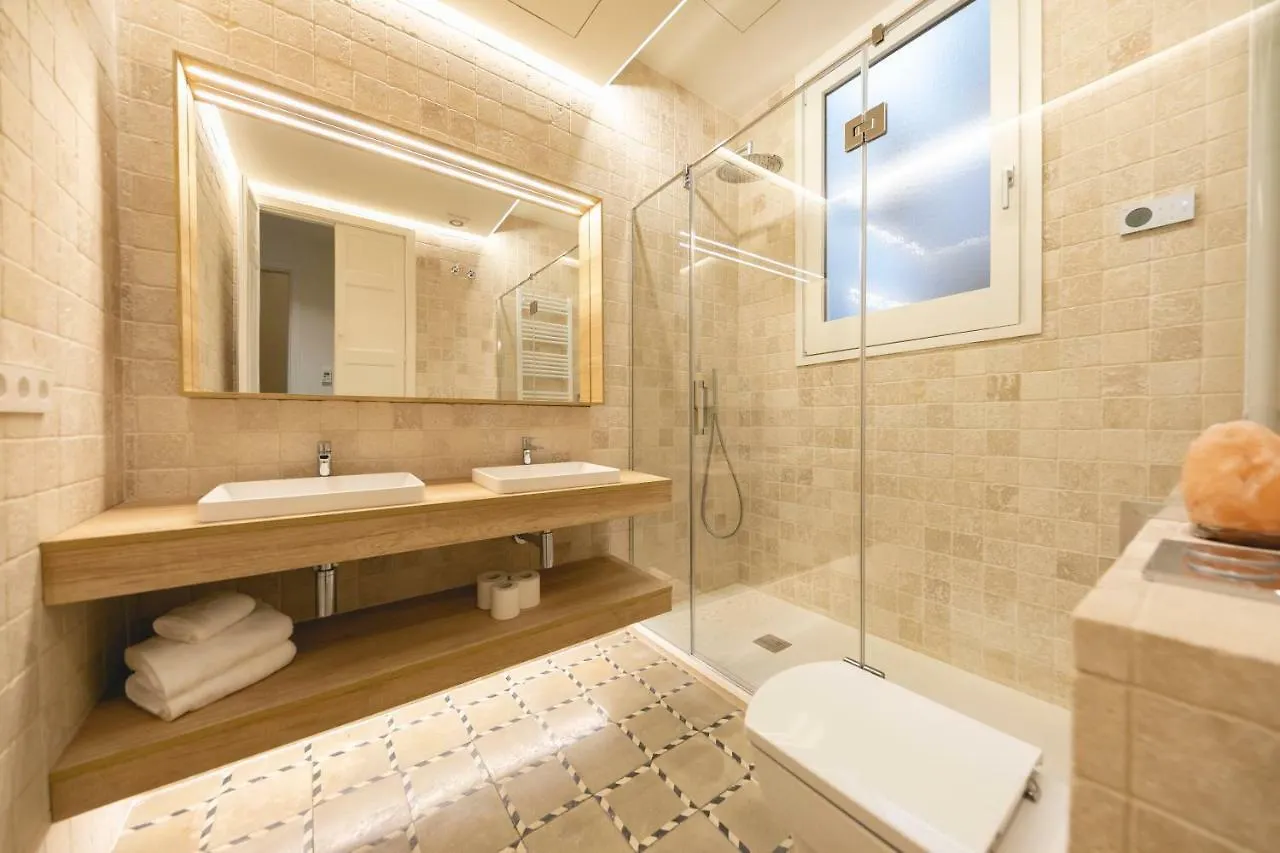 Bravissimo Mercaders, Beautiful 3 Bedroom Apartment Girona 0*,